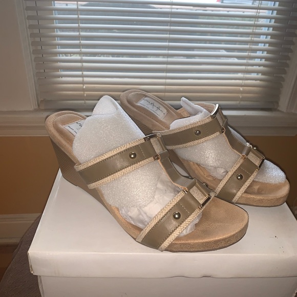 VALENCI - Picture 3 of 8